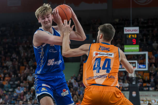 惋惜与关切 惋惜与关切